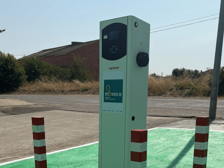 Impulsem la mobilitat sostenible amb un nou punt de càrrega per a vehicles elèctrics